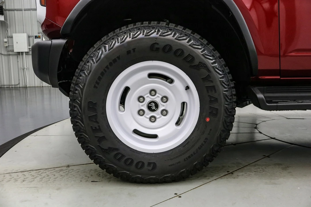 2025 Ford Bronco 6th Gen - Image 14 of 21