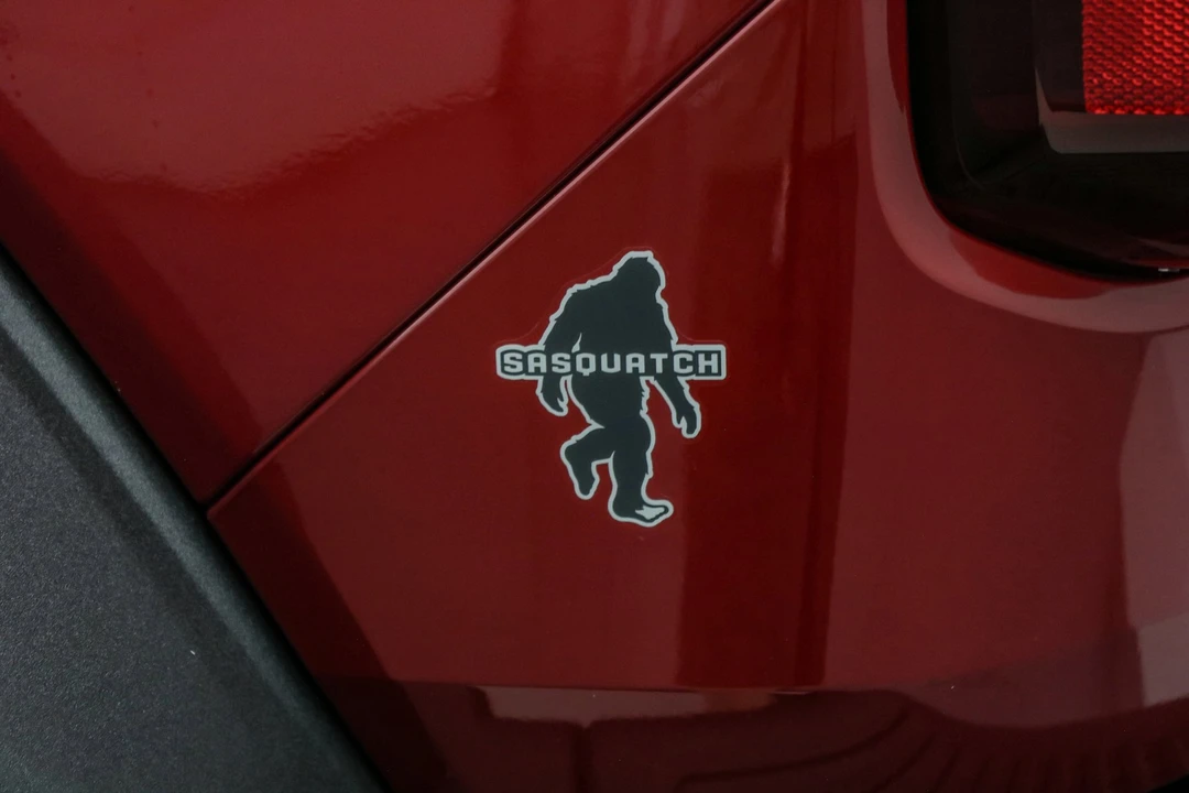 2025 Ford Bronco 6th Gen - Image 15 of 21