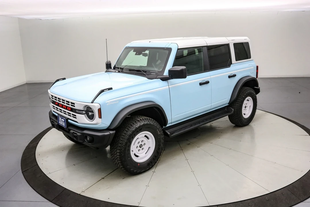 2025 Ford Bronco 6th Gen - Image 9 of 21