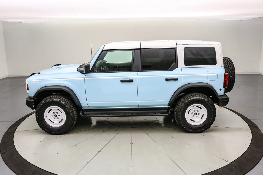 2025 Ford Bronco 6th Gen - Image 8 of 21