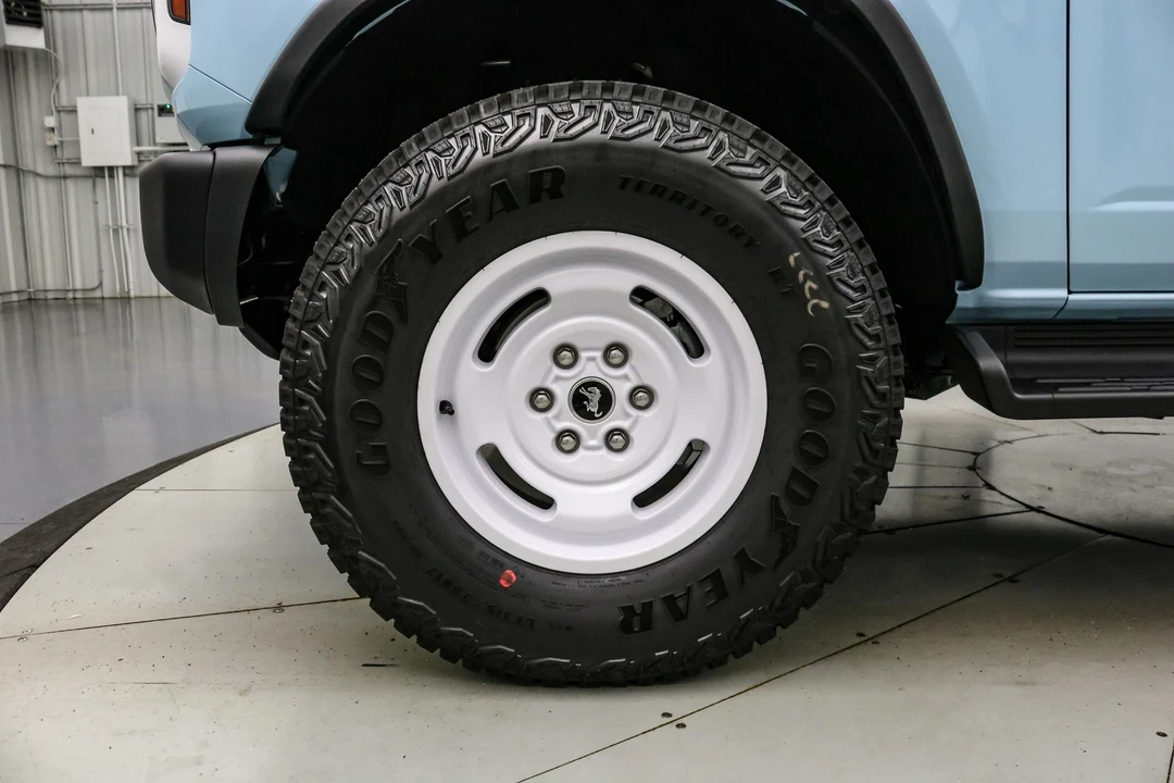 2025 Ford Bronco 6th Gen - Image 11 of 21