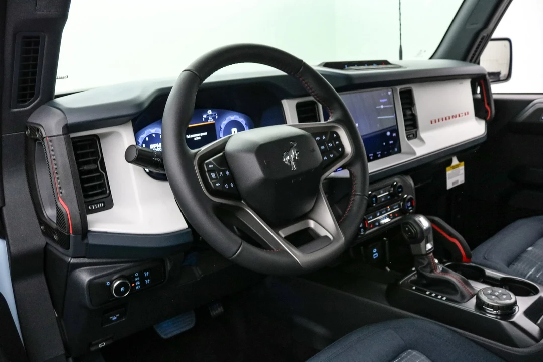2025 Ford Bronco 6th Gen - Image 17 of 21