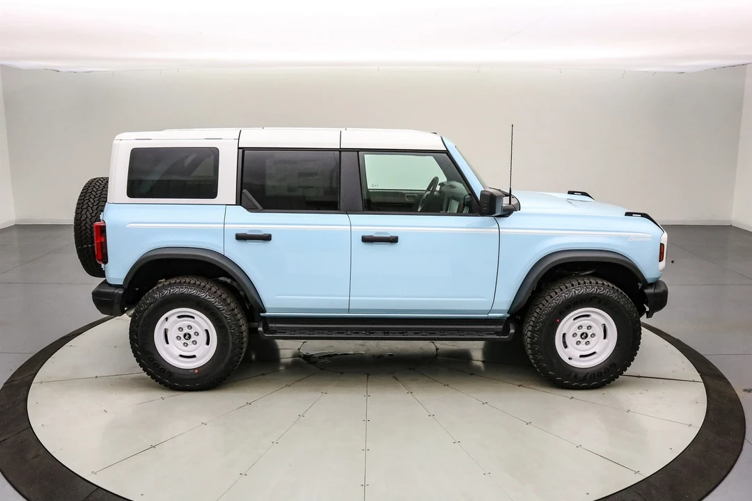2025 Ford Bronco 6th Gen - Image 4 of 21