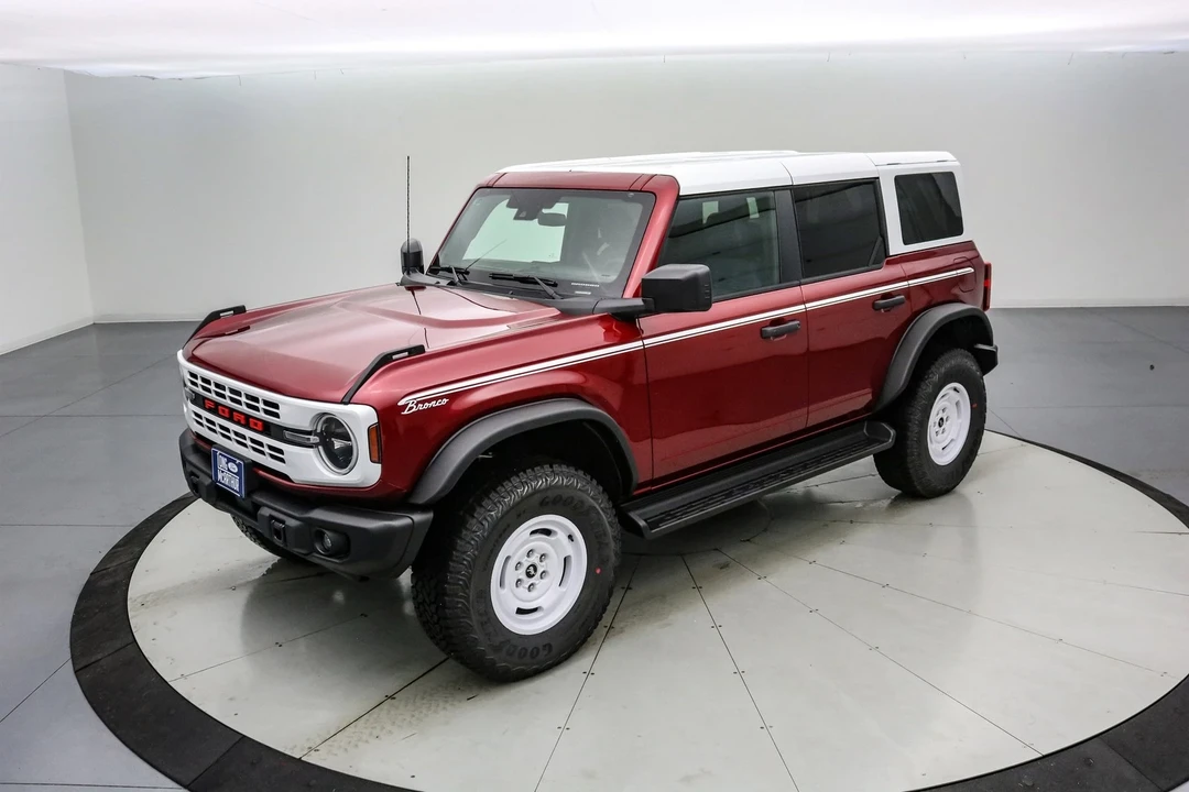 2025 Ford Bronco 6th Gen - Image 9 of 21