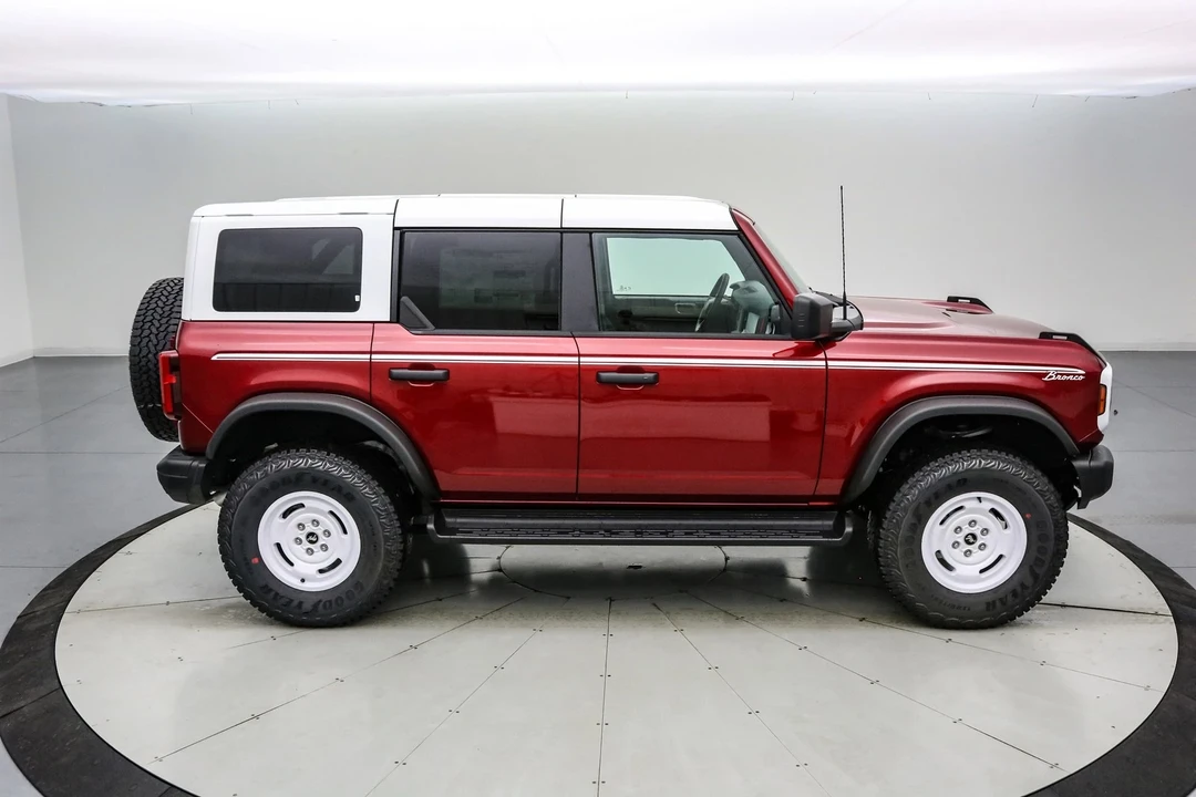2025 Ford Bronco 6th Gen - Image 4 of 21