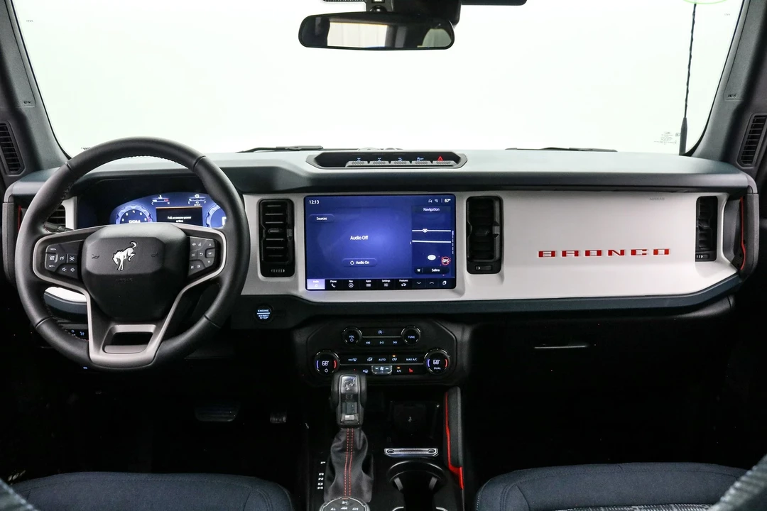 2025 Ford Bronco 6th Gen - Image 20 of 21