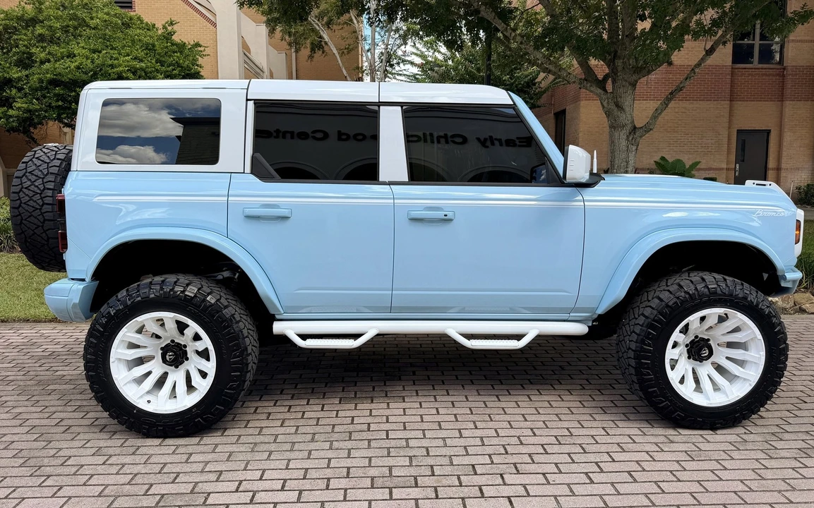 2025 Ford Bronco 6th Gen - Image 4 of 21