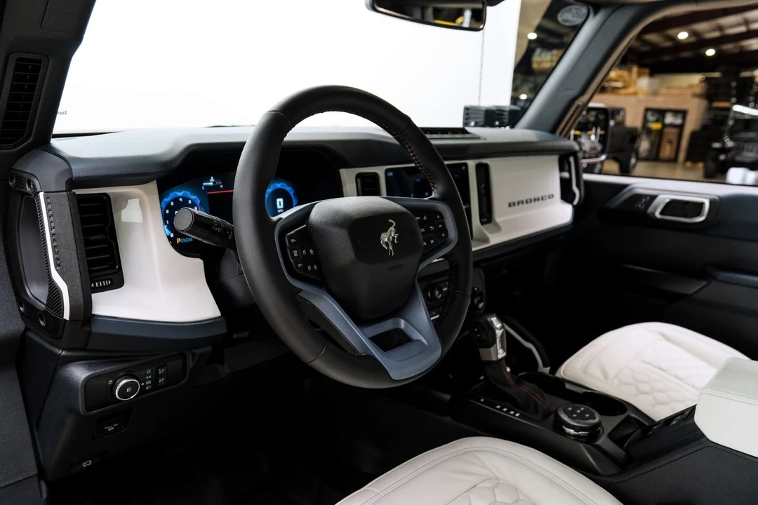 2025 Ford Bronco 6th Gen - Image 11 of 12