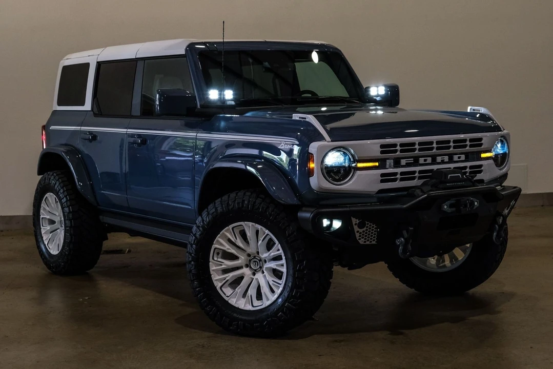 2025 Ford Bronco 6th Gen - Image 4 of 12