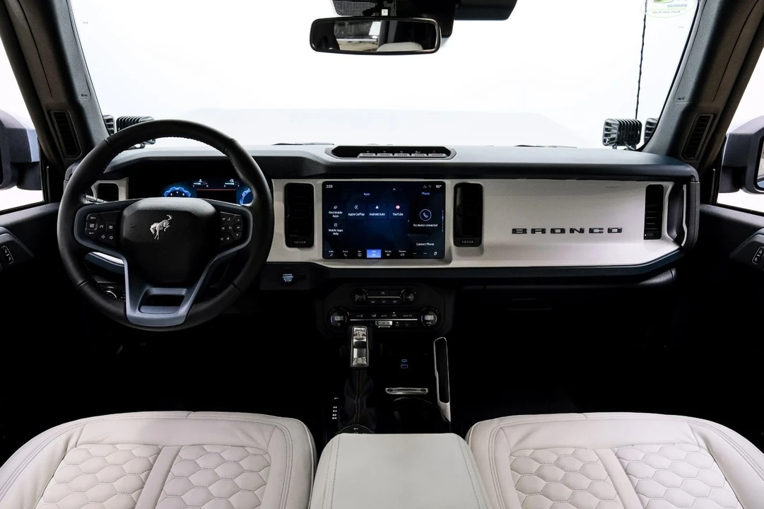 2025 Ford Bronco 6th Gen - Image 10 of 12