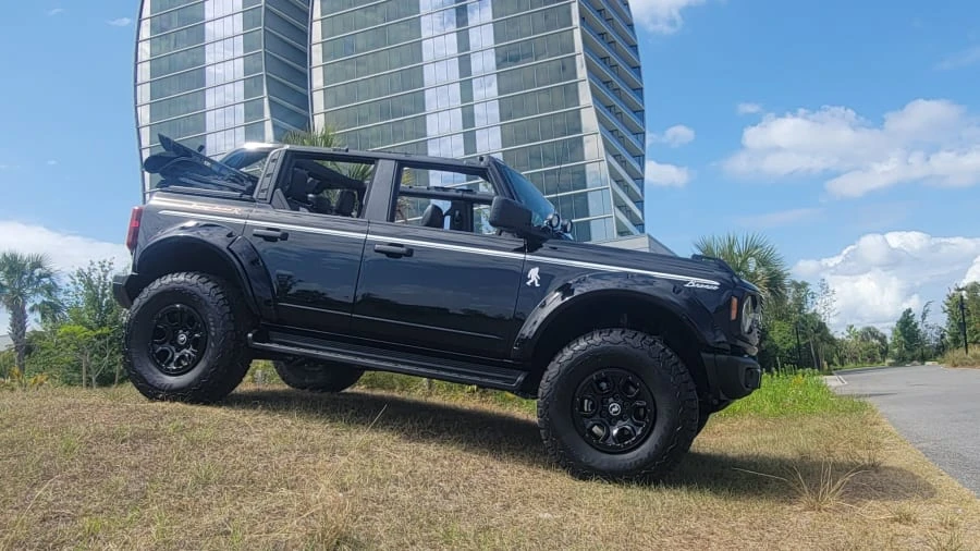 2025 Ford Bronco 6th Gen - Image 11 of 17