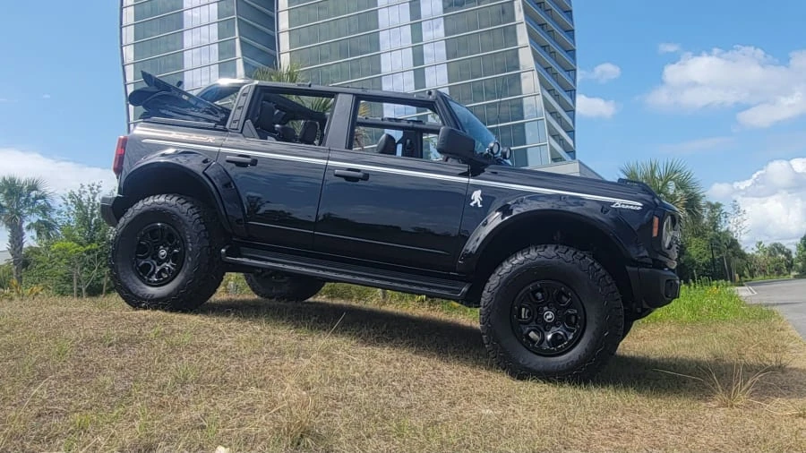 2025 Ford Bronco 6th Gen - Image 12 of 17