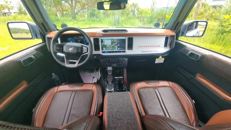 2025 Ford Bronco 6th Gen - Image 23 of 27