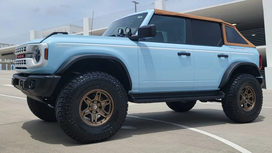 2025 Ford Bronco 6th Gen - Image 10 of 27