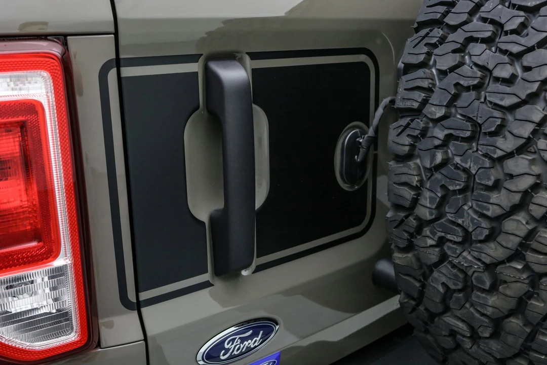 2025 Ford Bronco 6th Gen - Image 18 of 21