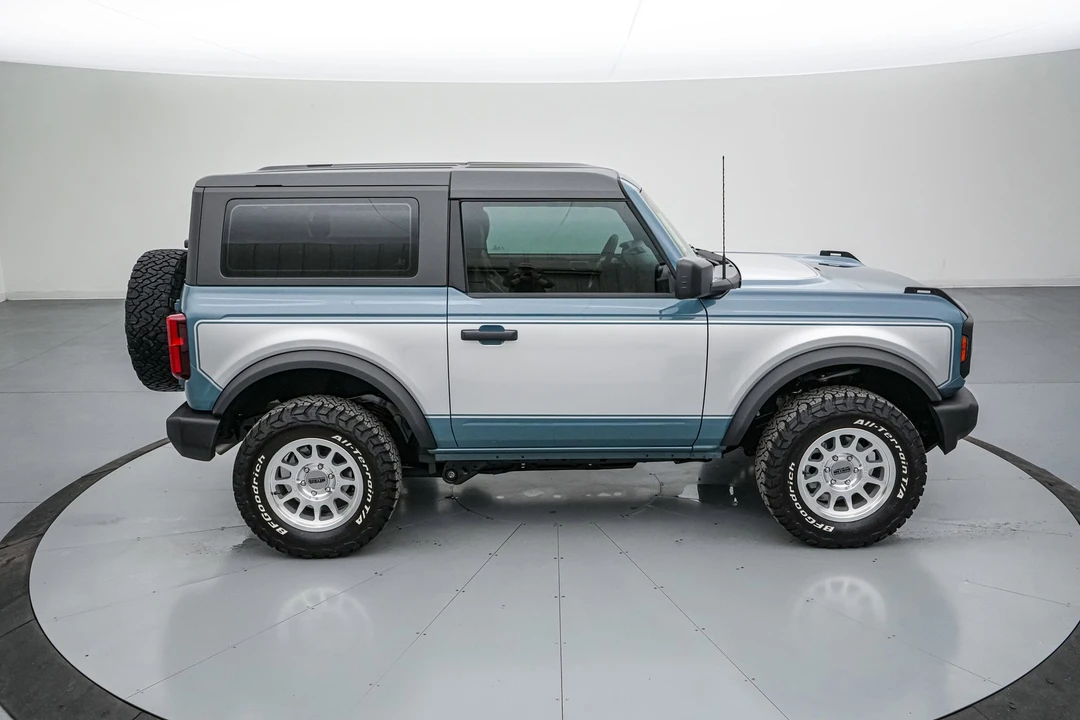 2025 Ford Bronco 6th Gen - Image 4 of 31