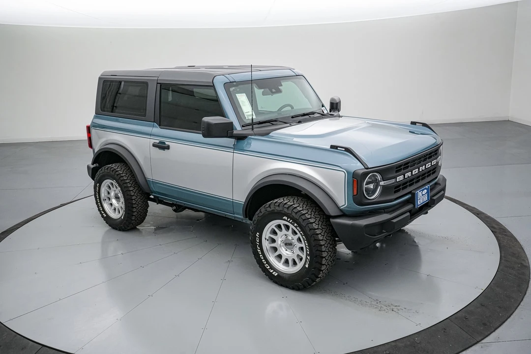 2025 Ford Bronco 6th Gen - Image 2 of 31
