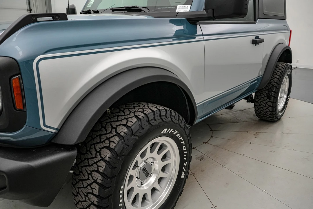 2025 Ford Bronco 6th Gen - Image 16 of 21