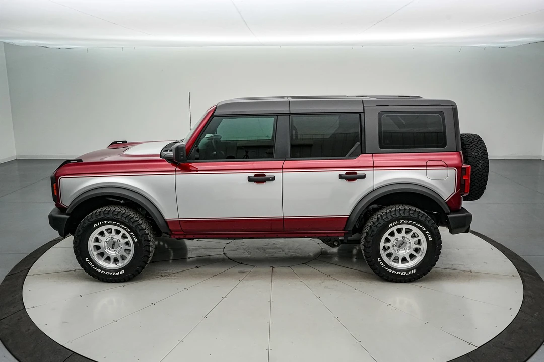 2025 Ford Bronco 6th Gen - Image 9 of 21