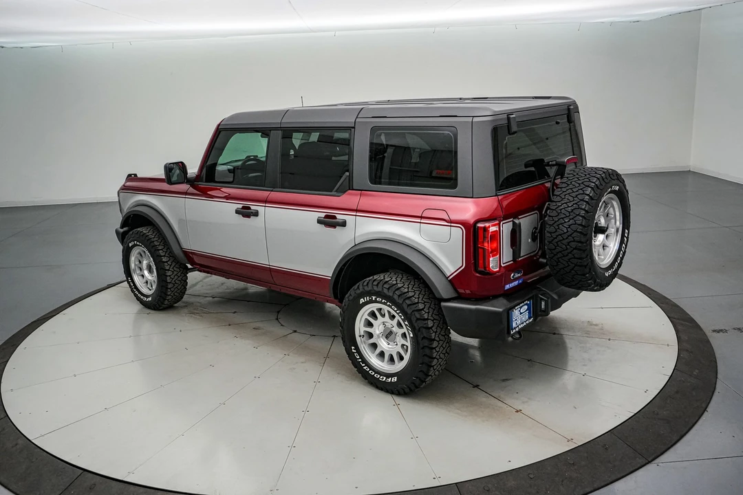 2025 Ford Bronco 6th Gen - Image 8 of 21