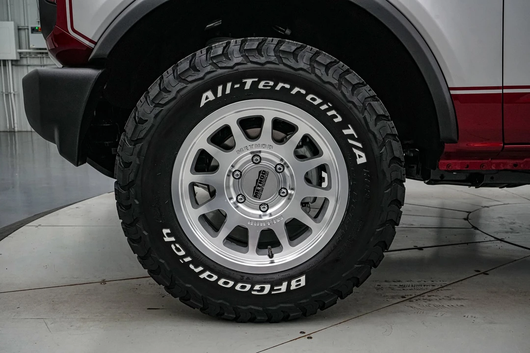 2025 Ford Bronco 6th Gen - Image 12 of 21