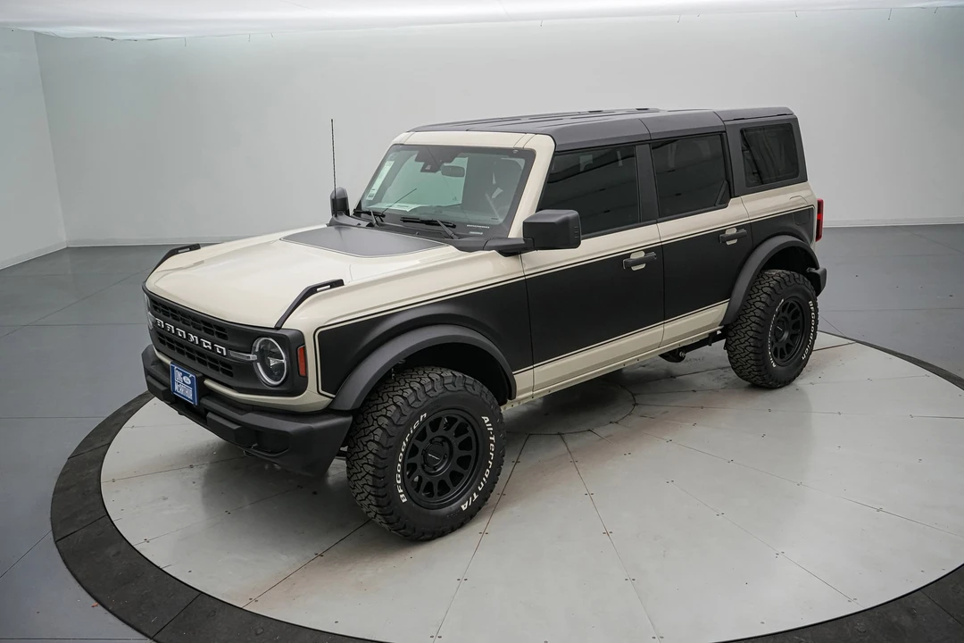 2025 Ford Bronco 6th Gen - Image 10 of 21