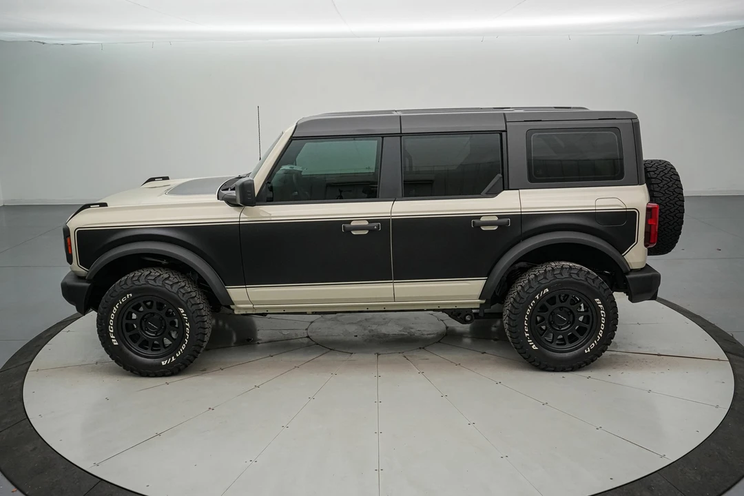 2025 Ford Bronco 6th Gen - Image 9 of 21