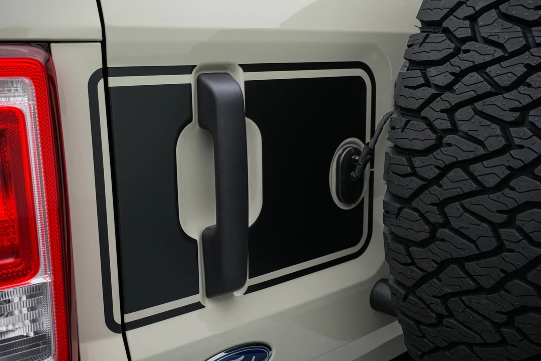2025 Ford Bronco 6th Gen - Image 19 of 21