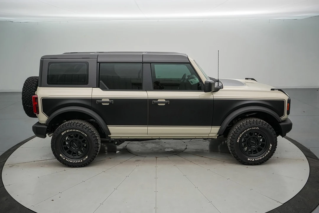 2025 Ford Bronco 6th Gen - Image 5 of 21