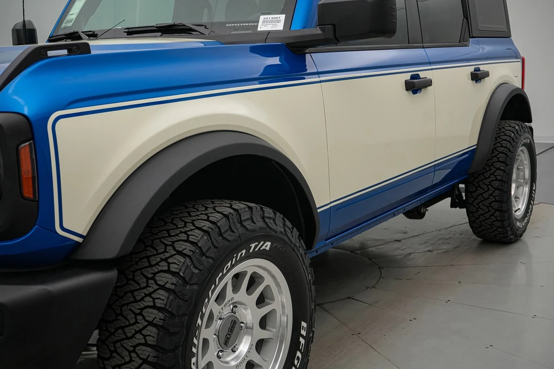 2025 Ford Bronco 6th Gen - Image 16 of 21