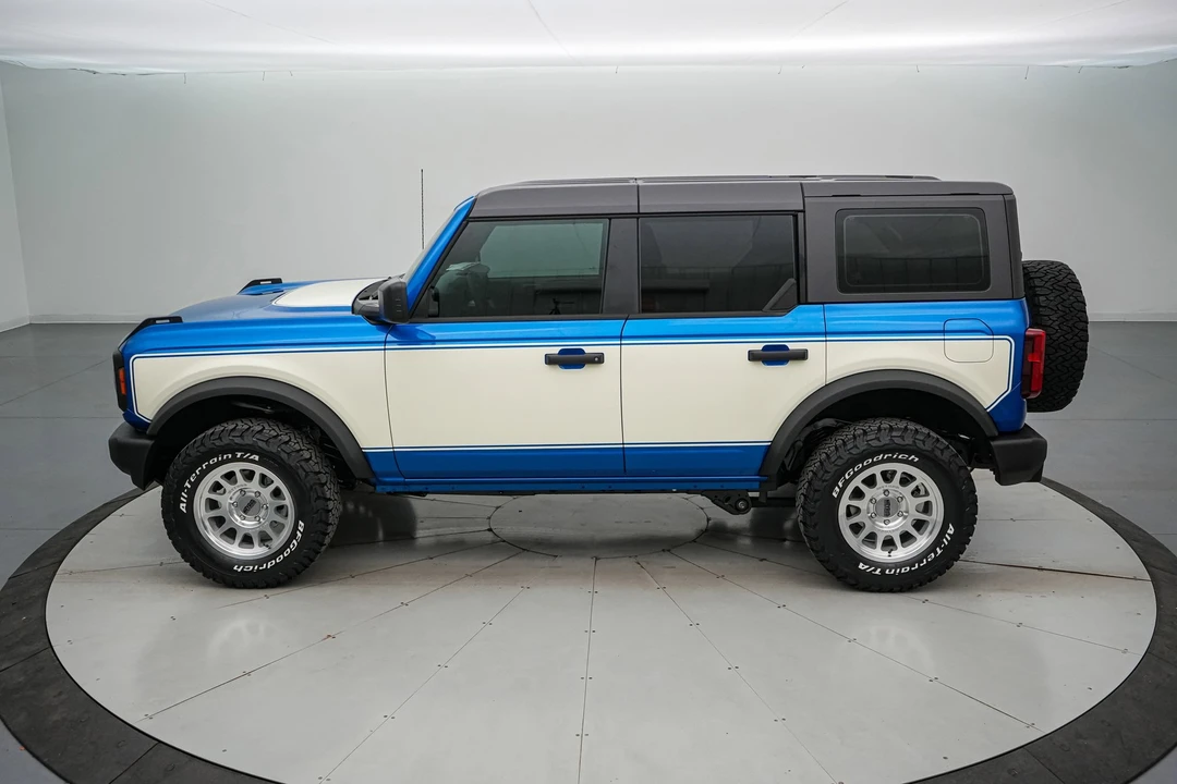 2025 Ford Bronco 6th Gen - Image 9 of 21