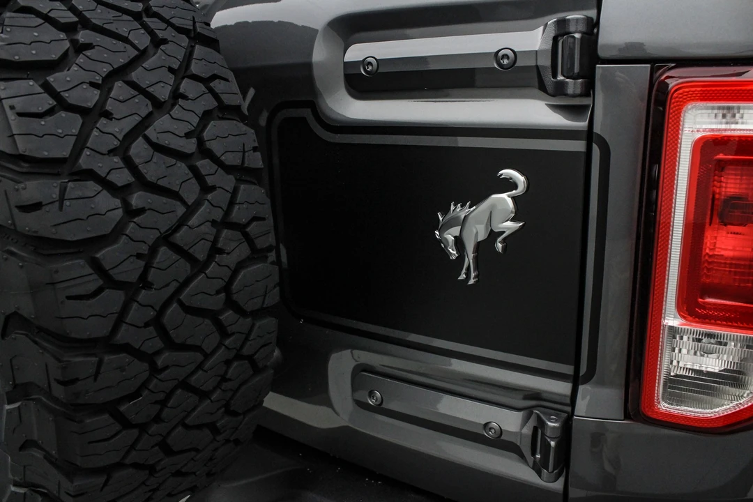 2025 Ford Bronco 6th Gen - Image 18 of 21