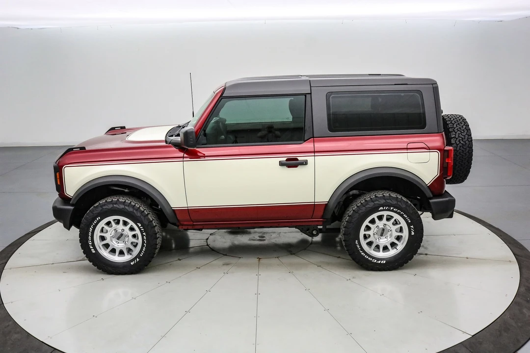 2025 Ford Bronco 6th Gen - Image 9 of 21
