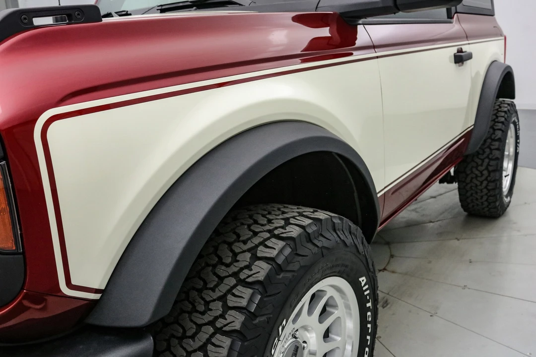 2025 Ford Bronco 6th Gen - Image 16 of 21