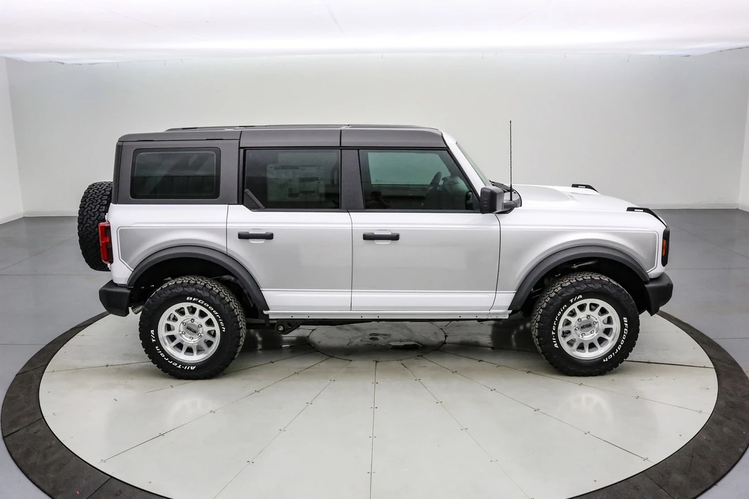 2025 Ford Bronco 6th Gen - Image 5 of 21