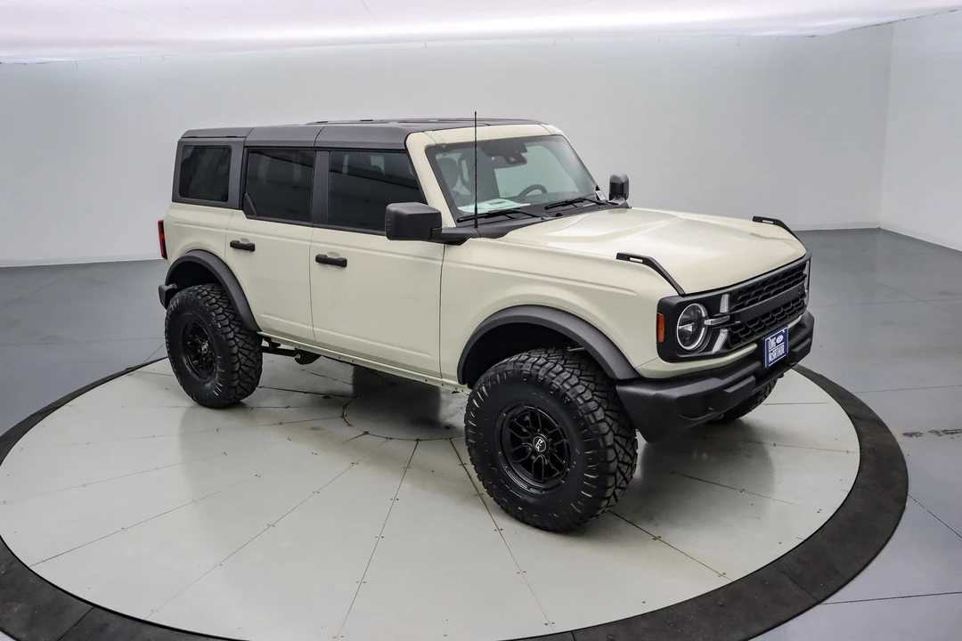 2025 Ford Bronco 6th Gen - Image 4 of 21