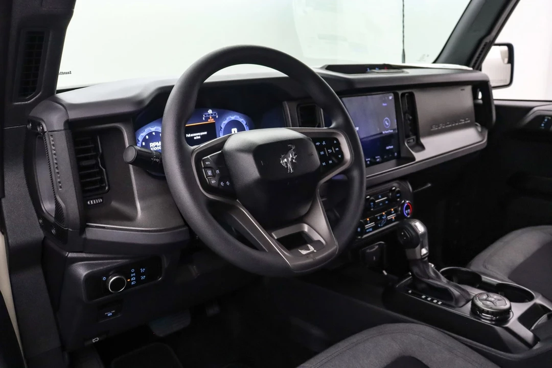 2025 Ford Bronco 6th Gen - Image 17 of 21