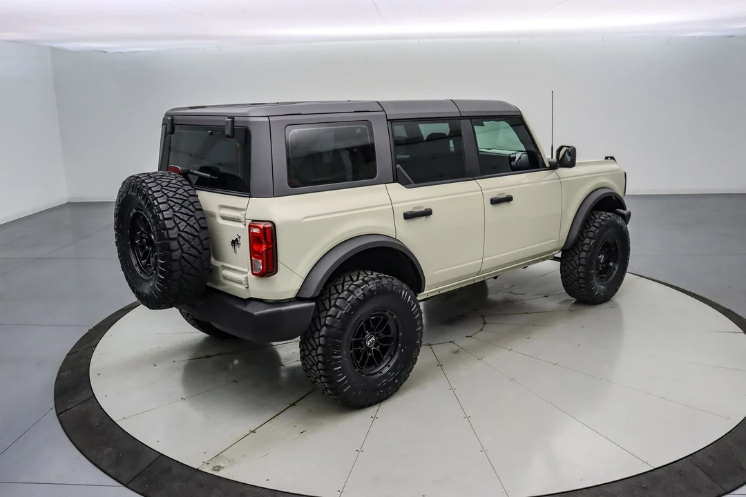 2025 Ford Bronco 6th Gen - Image 6 of 21