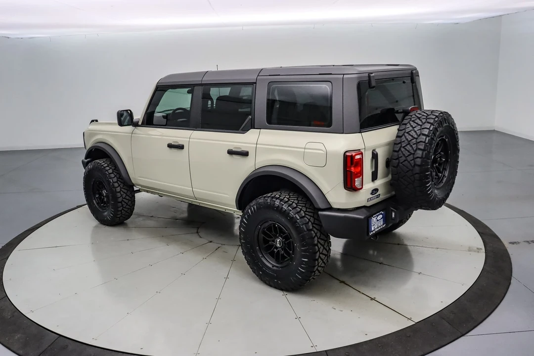2025 Ford Bronco 6th Gen - Image 8 of 21