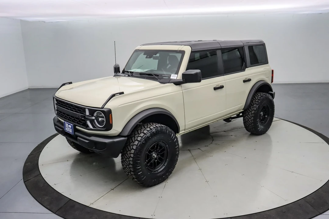 2025 Ford Bronco 6th Gen - Image 10 of 21