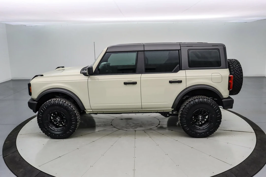 2025 Ford Bronco 6th Gen - Image 9 of 21
