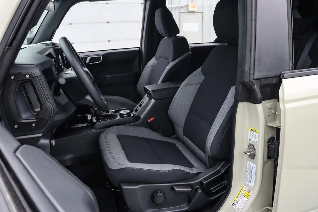2025 Ford Bronco 6th Gen - Image 16 of 21
