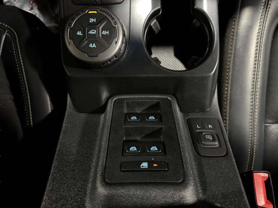 2025 Ford Bronco 6th Gen - Image 17 of 20