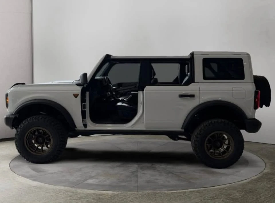 2025 Ford Bronco 6th Gen - Image 2 of 17