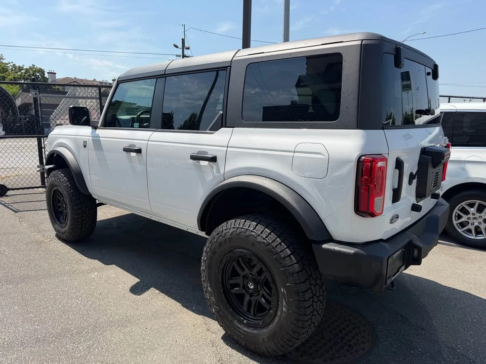 2025 Ford Bronco 6th Gen - Image 2 of 9