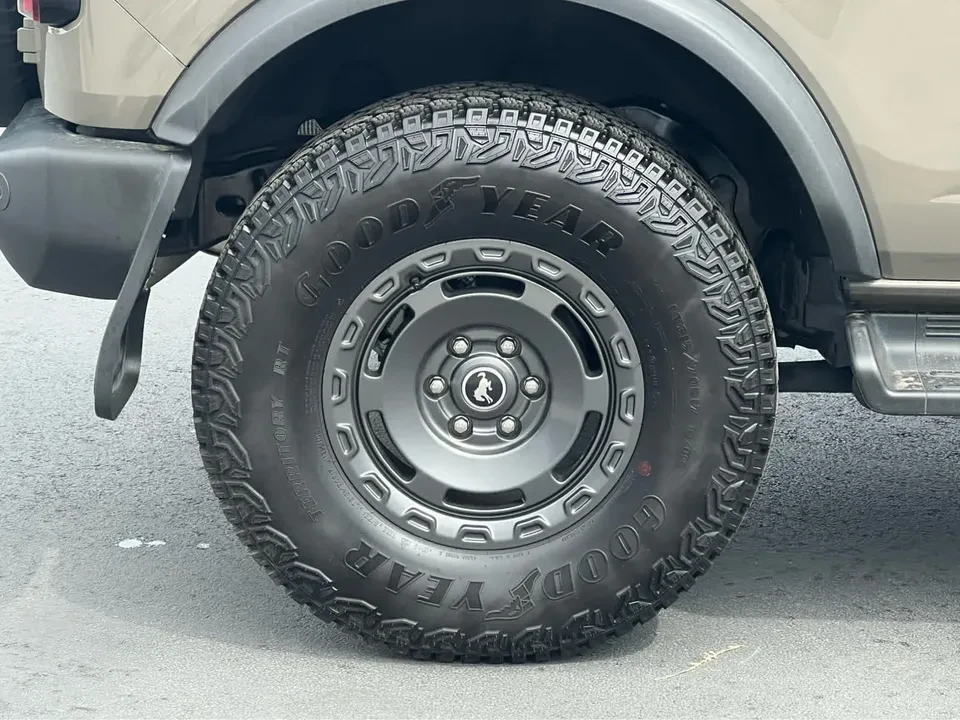 2025 Ford Bronco 6th Gen - Image 15 of 20