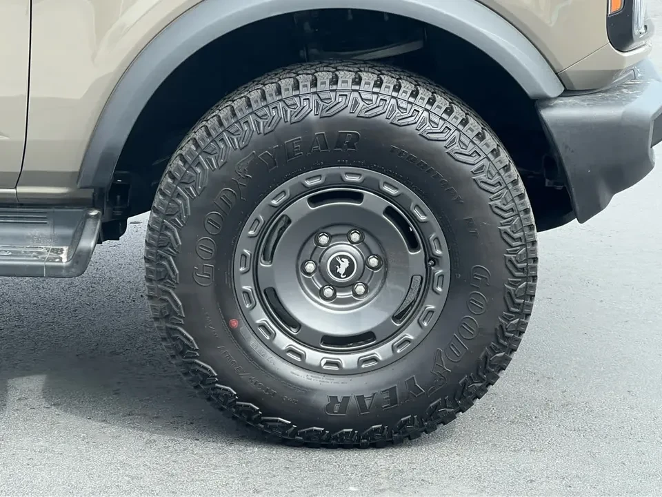 2025 Ford Bronco 6th Gen - Image 16 of 20
