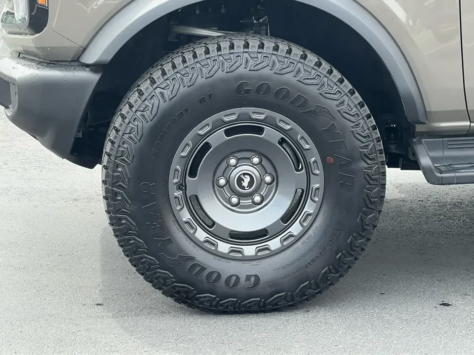 2025 Ford Bronco 6th Gen - Image 13 of 20