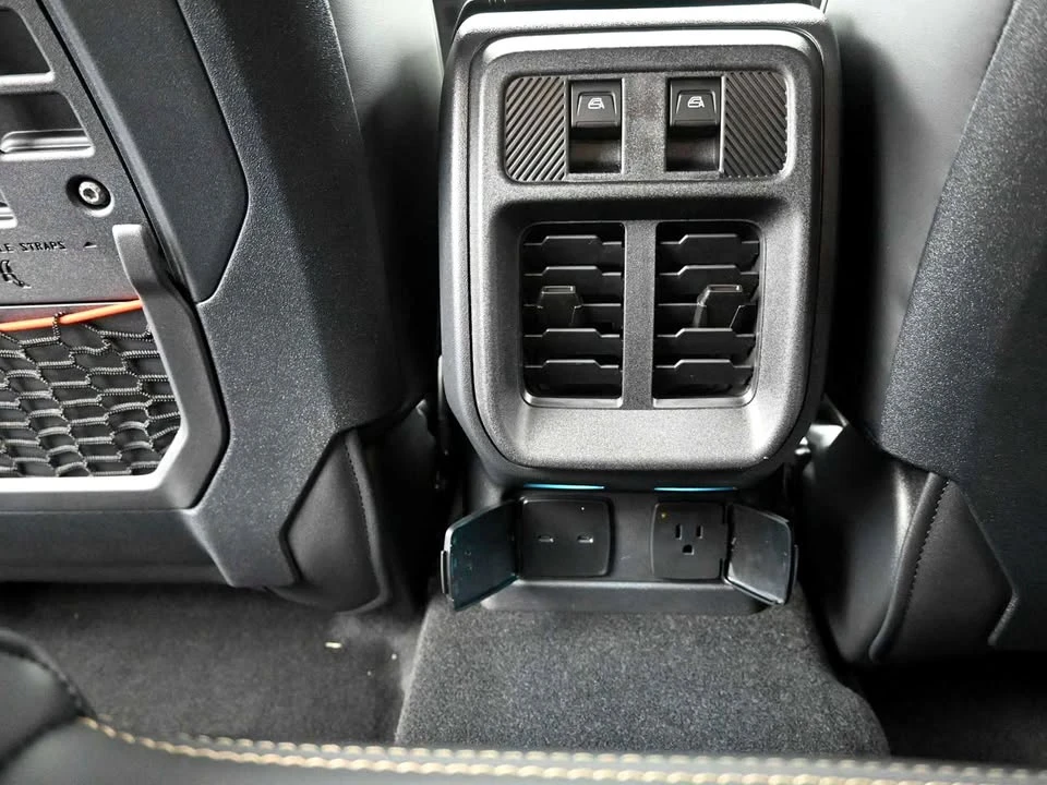2025 Ford Bronco 6th Gen - Image 17 of 20