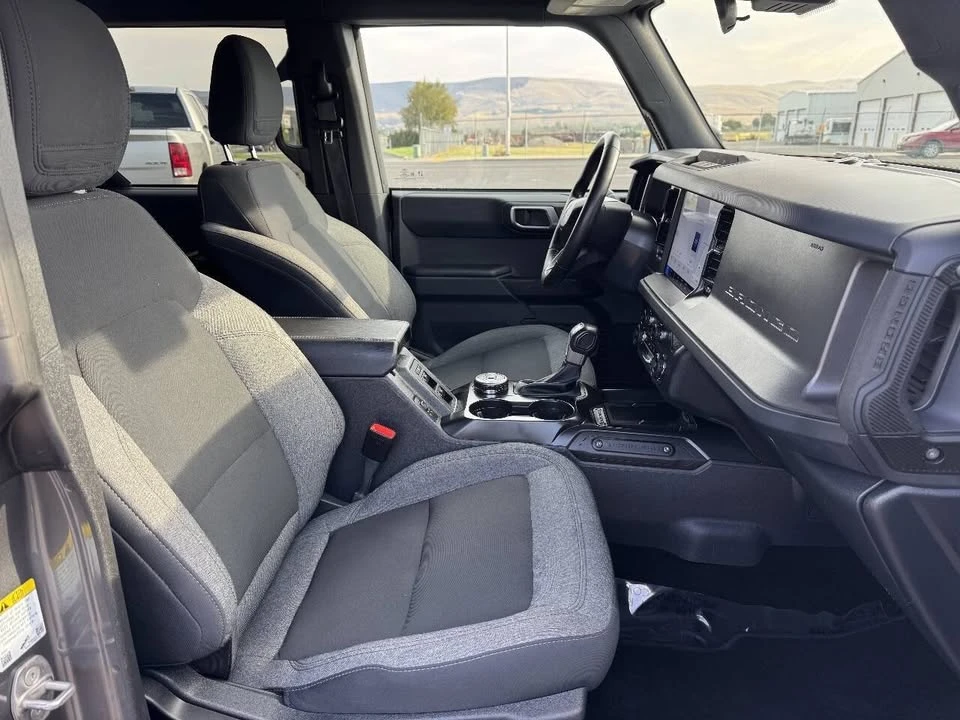 2025 Ford Bronco 6th Gen - Image 8 of 10
